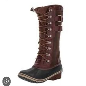 Sorel Women's Stylish Tall Brown Leather and Navy Blue‎ Rubber Waterproof Boots.